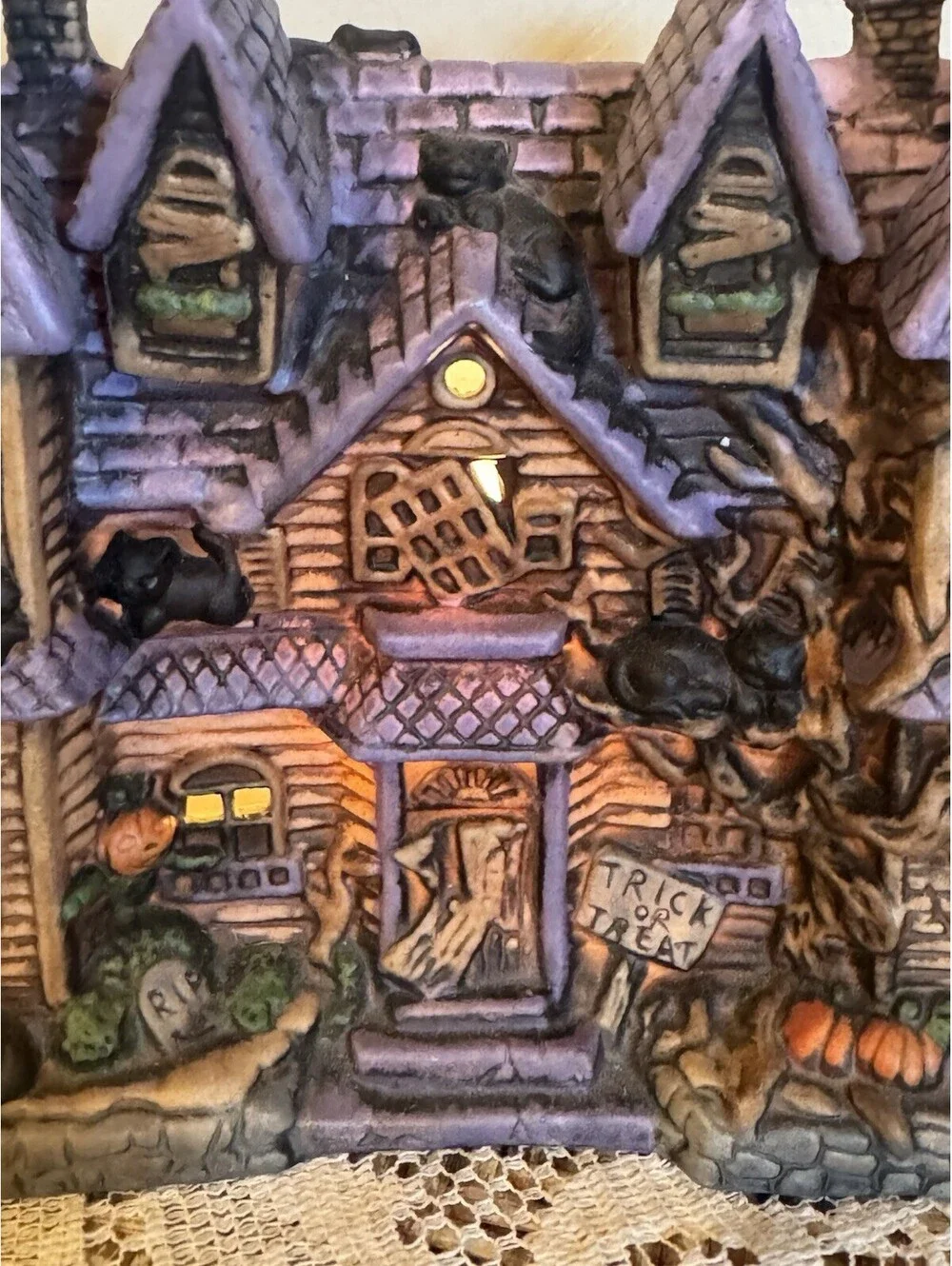 Halloween Haunted House Purple Brown Black Cats Pumpkin Man Lighted Whimsical